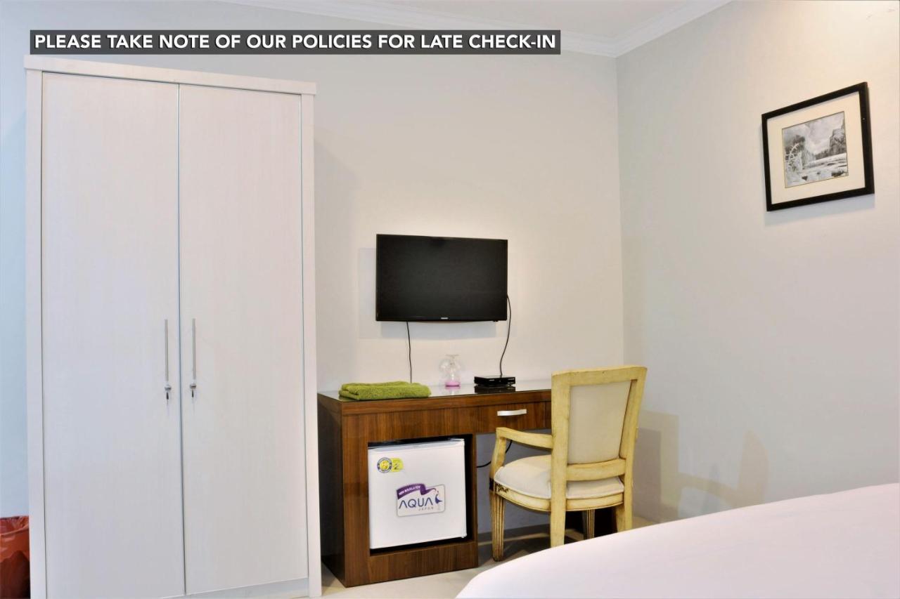 เกมัง อีเลเวน Hotel จาการ์ตา ภายนอก รูปภาพ
