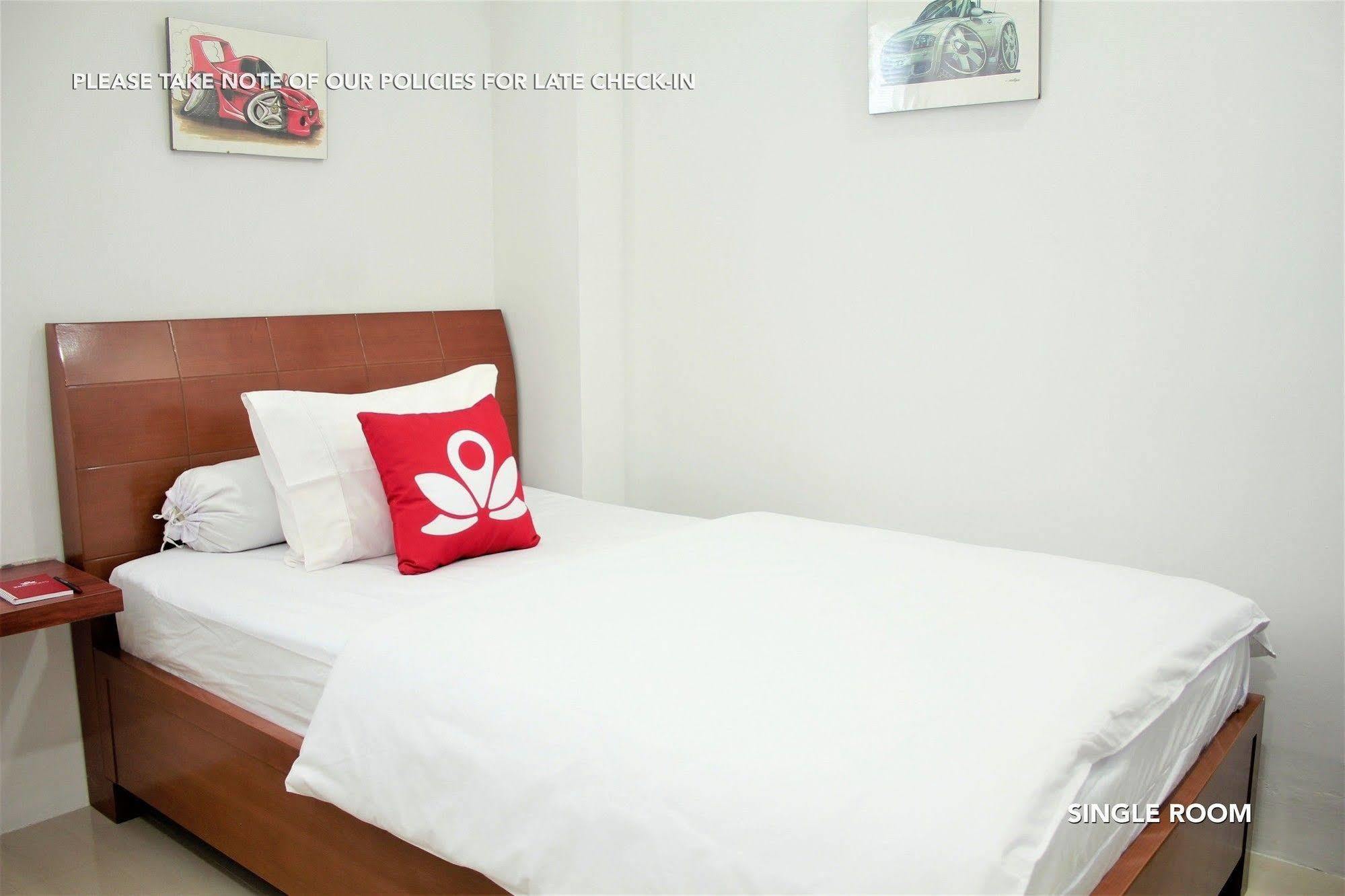 เกมัง อีเลเวน Hotel จาการ์ตา ภายนอก รูปภาพ